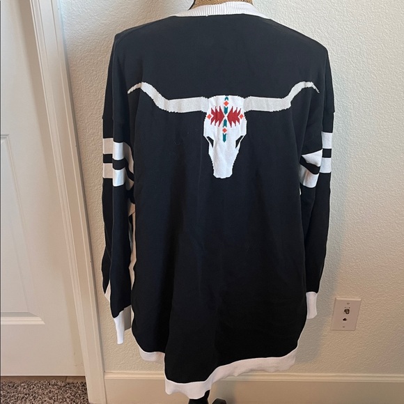 Varsity Western Style Black and White Open Cardigan with Steerhead design - Picture 5 of 6